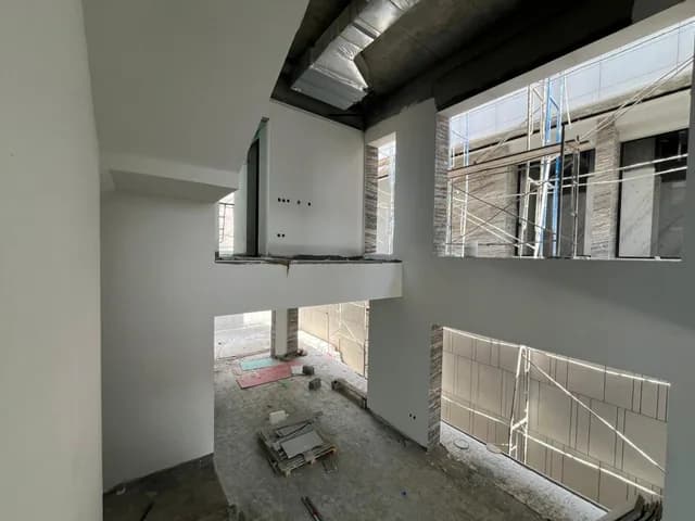 Hospitality & Dining Spaces